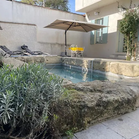 別荘 La Provence Centre Ville; Piscine,jardin,terrasse ニーム